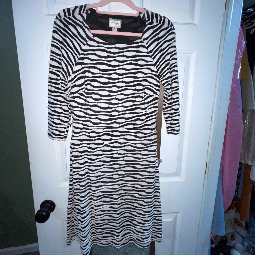 Beige by ECI Black & White Textured Zebra Wavy Stripe Dress size 10